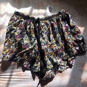 NWT floral shorts